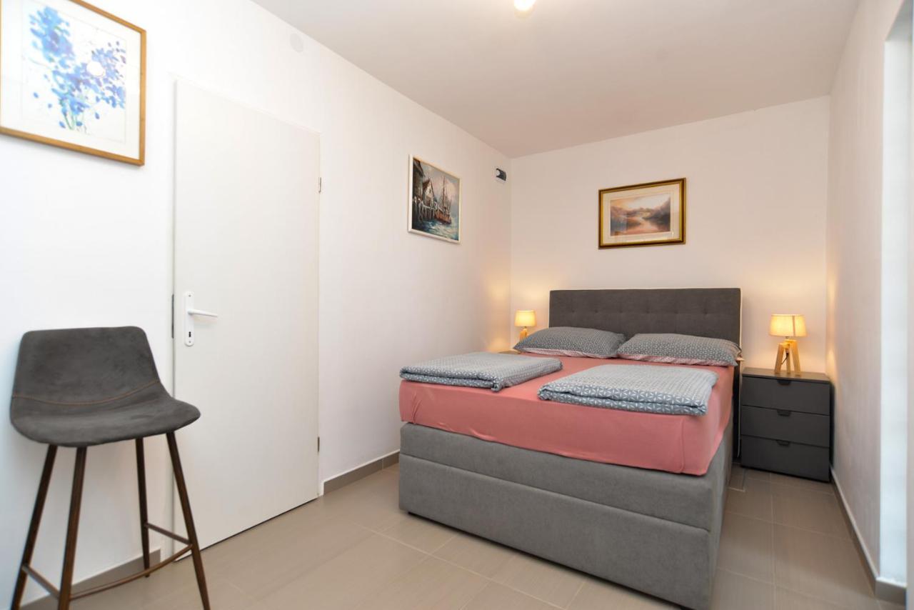 Apartments Volf 1405 Peroj Bagian luar foto