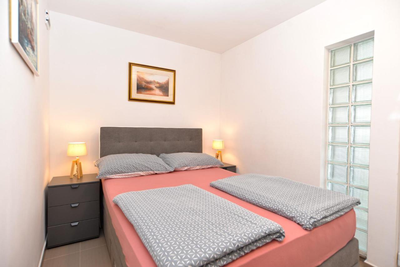Apartments Volf 1405 Peroj Bagian luar foto