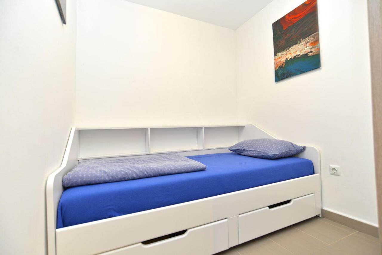 Apartments Volf 1405 Peroj Bagian luar foto