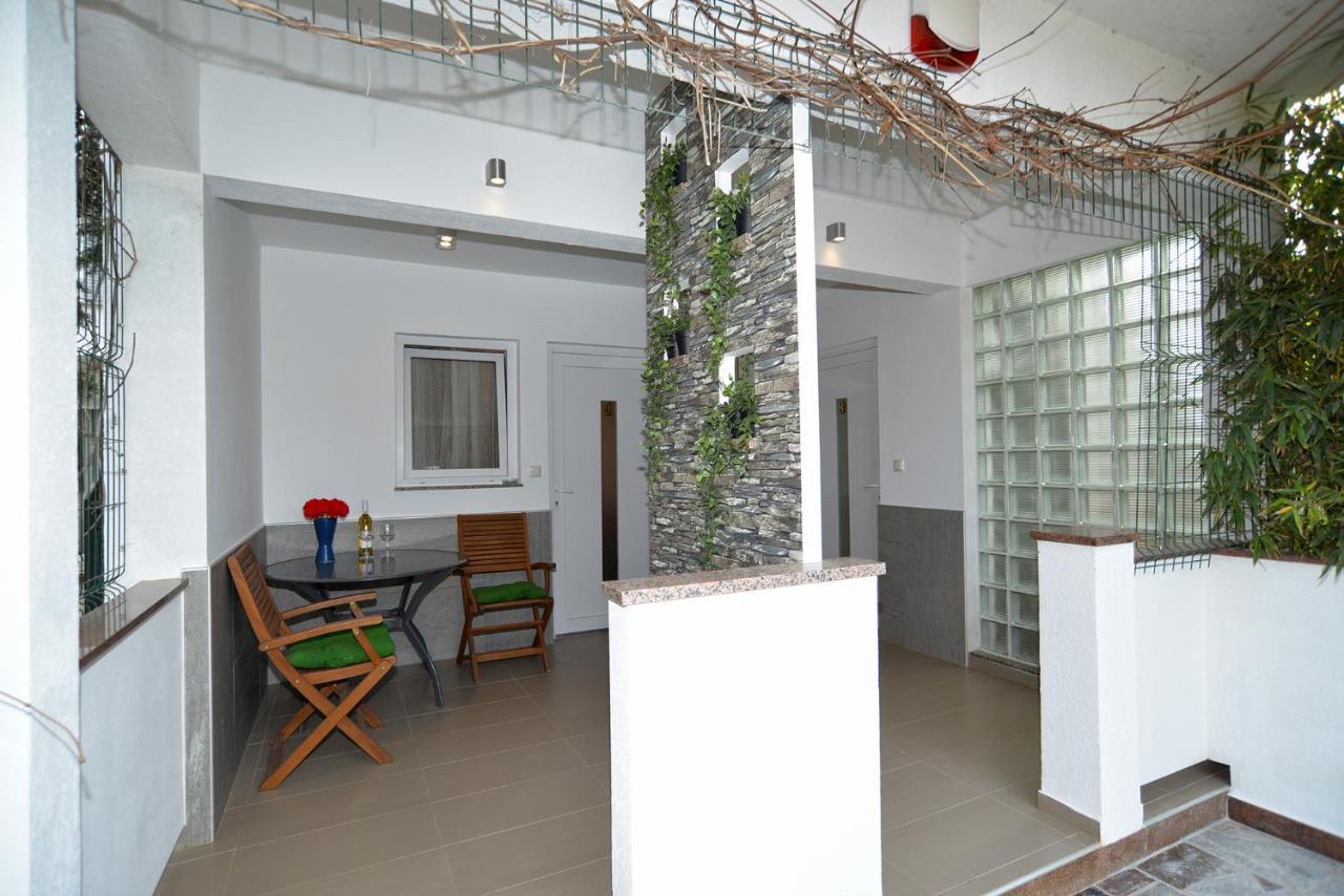 Apartments Volf 1405 Peroj Bagian luar foto